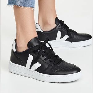 New in box Veja sneaker size 41 EU ~ 8USM/9.5USW